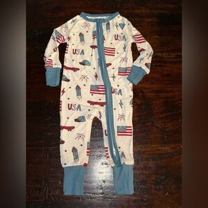 New Infant Boys USA Flag Bamboo Themed Jammies Size 6-12 Mo